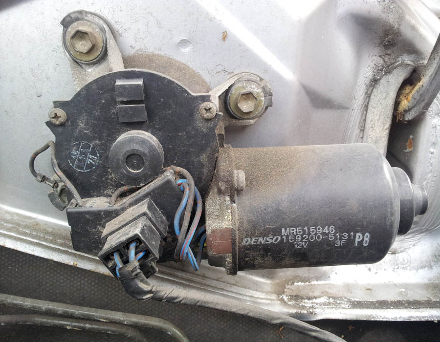 Mitsubishi Shogun Pinin wiper-motor-front